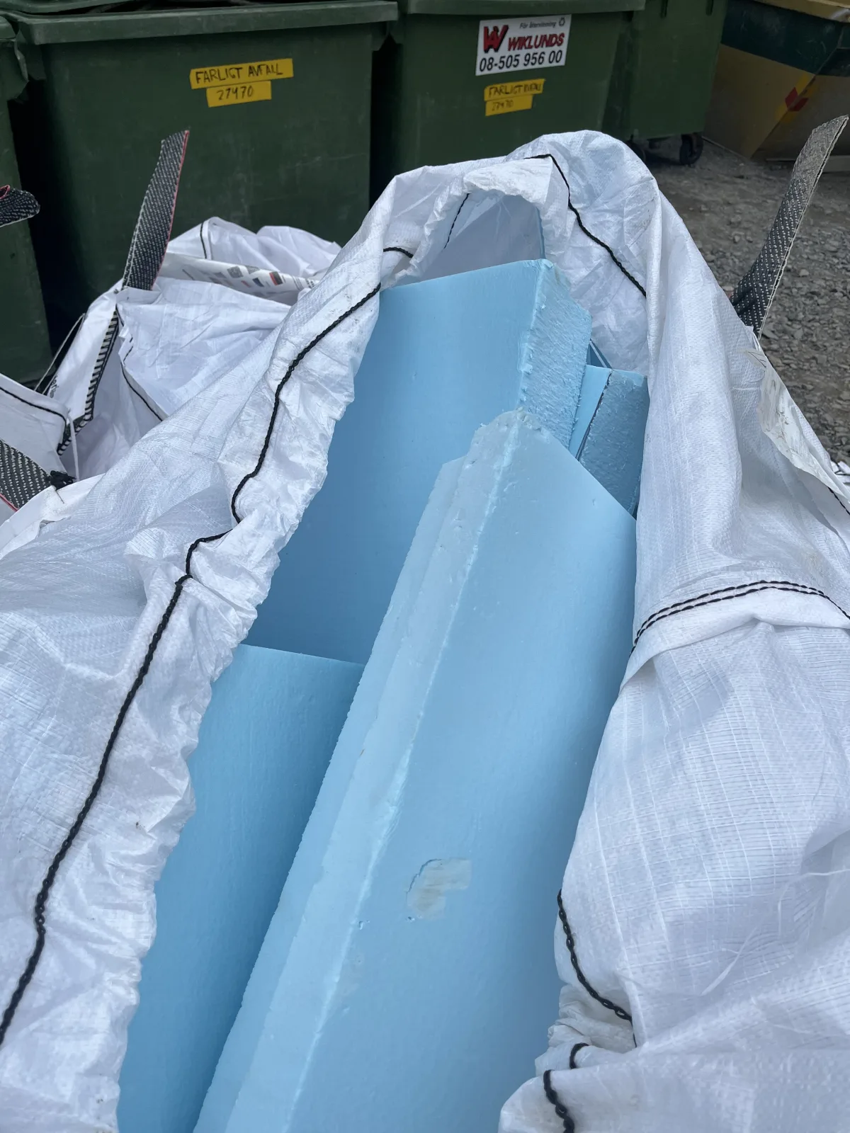 Spillbitar cellplast